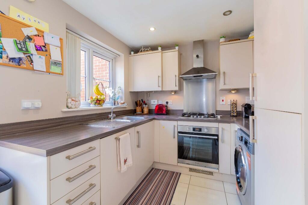 House in Slough - View 4