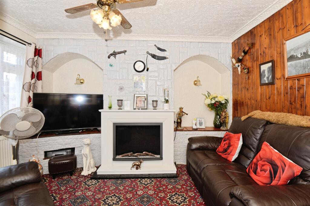 House in Swindon, Walcot East, South Swindon - View 4