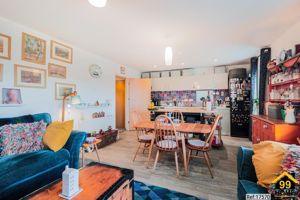 Apartment in Gloucester - More