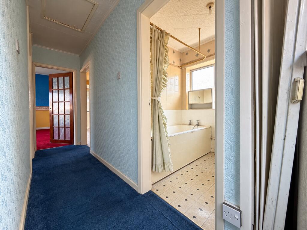 Apartment in Wolverhampton, West Midlands - More