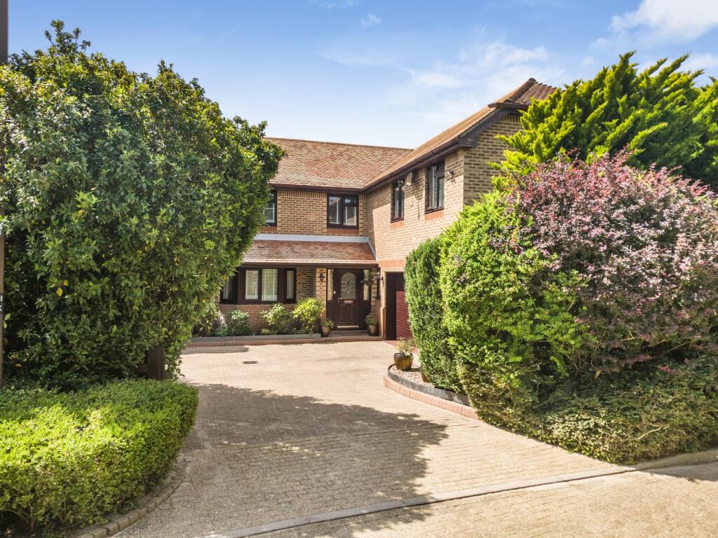 Main image of property: Studley Knapp, Walnut Tree, Milton Keynes, MK7