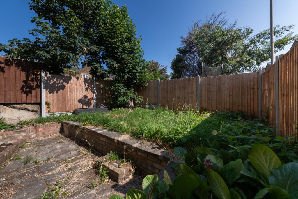 Apartment in London, Leytonstone - View 4