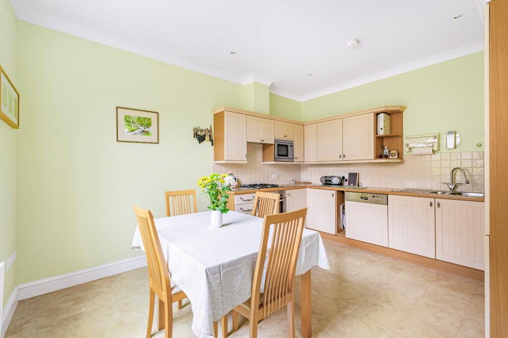 House in Gloucester - View 4