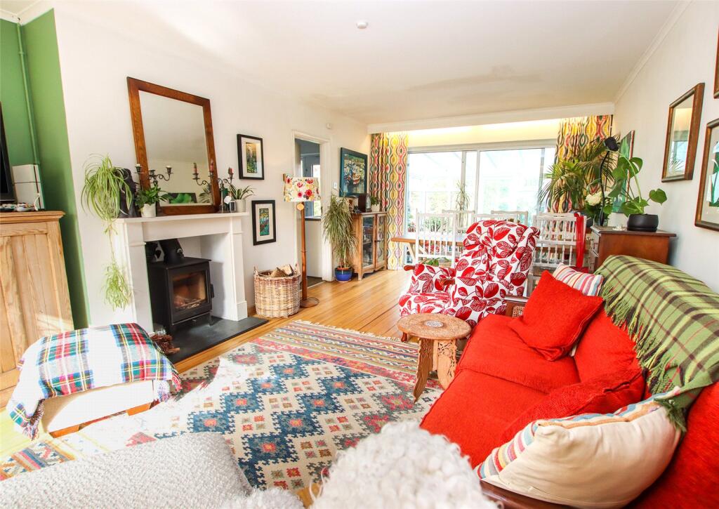 Newenham Road, Lymington, Hampshire, SO41 photo 2