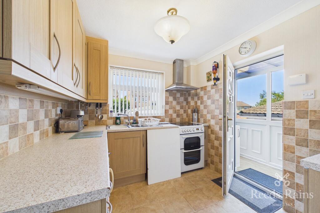 House in Huddersfield - View 3