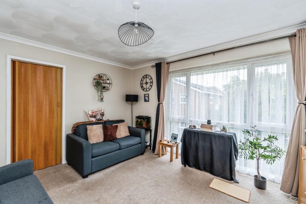 Apartment in Southampton - View 3