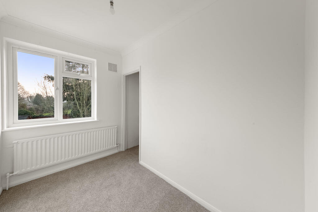 Apartment in Southall - More