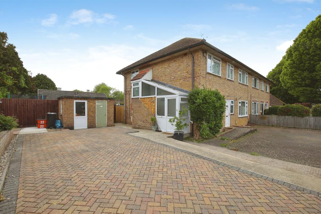 Main image of property: Green Valley Avenue, Swindon