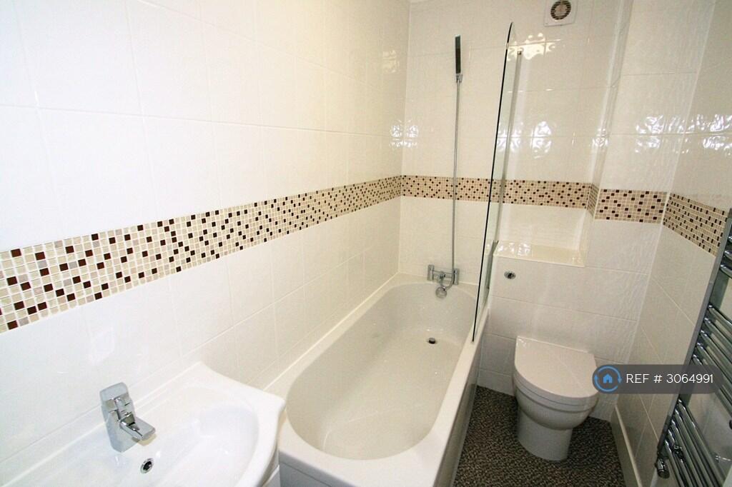 Apartment in Swale, Murston - View 4