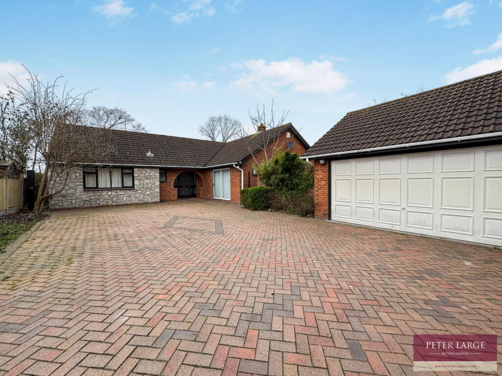 4-bed detached on 7 Llys Pen-Y-Ffordd, Off Pentre Lane, Rhuddlan, LL18 6HJ, £395,000