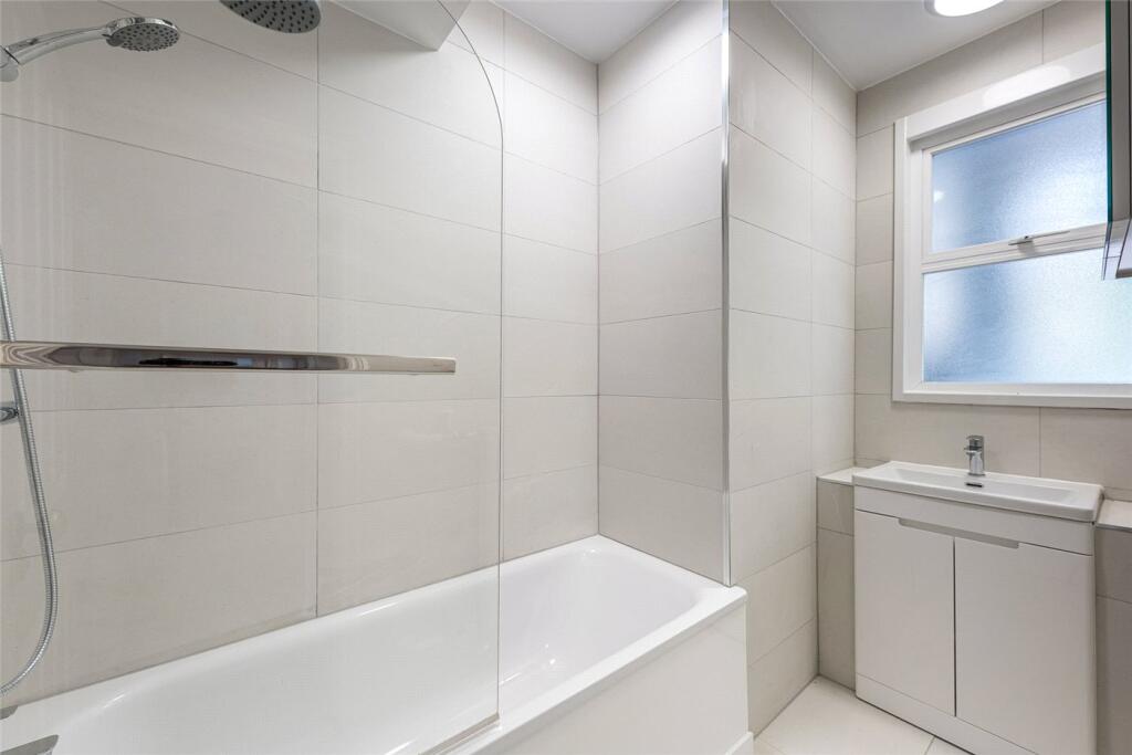 Apartment in London - View 3