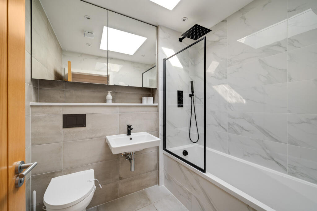 Apartment in London, North Finchley - More