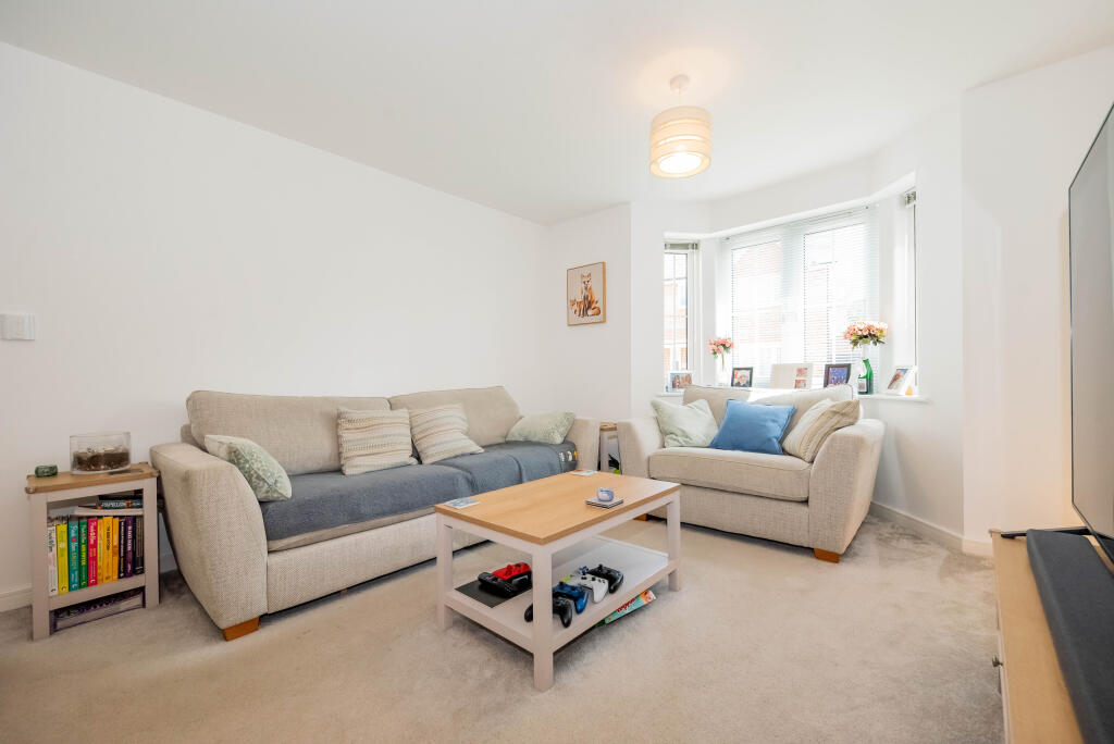 House in Hart, Yateley - View 4