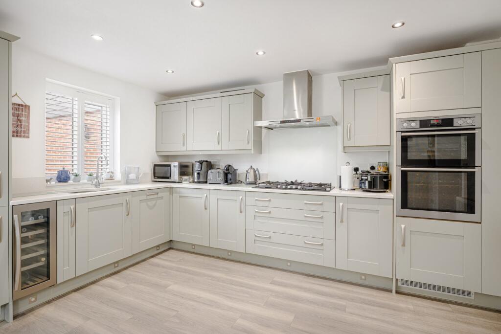 Dellows Close, Elsenham, Bishop's Stortford, Essex, CM22 photo 2