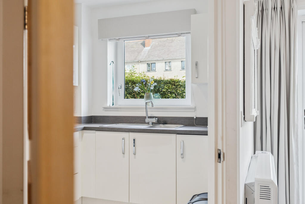 Apartment in Glasgow, East Dunbartonshire - More