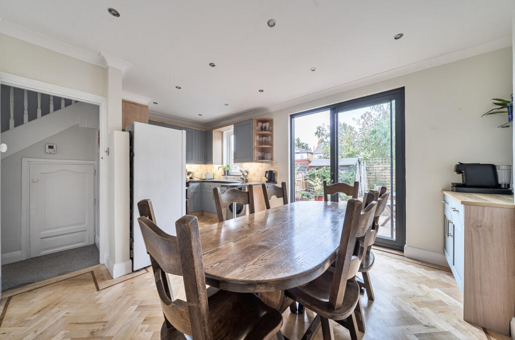 House in Croydon - More