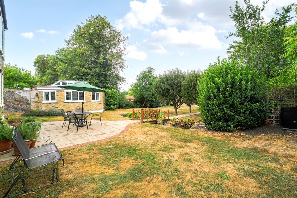 House in Dartford - View 5