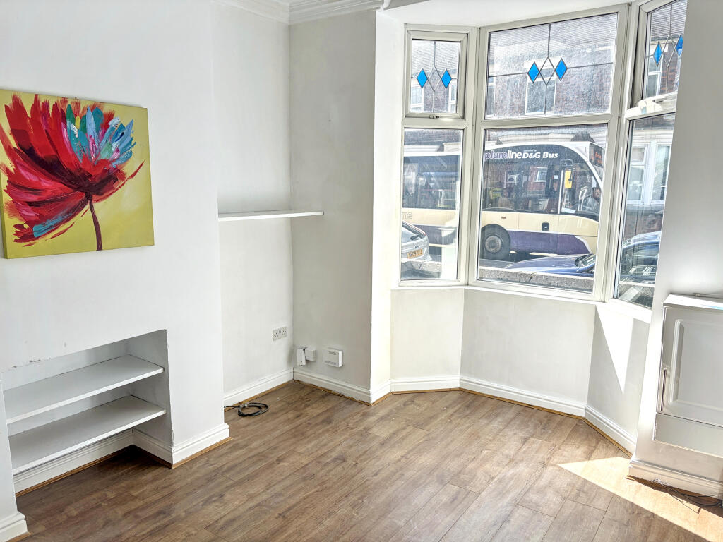 House in Stoke-on-Trent - More