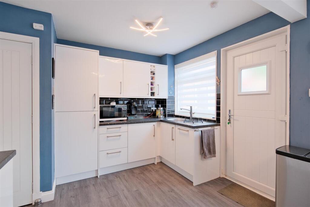 Spruce Avenue, Hamilton - View 6