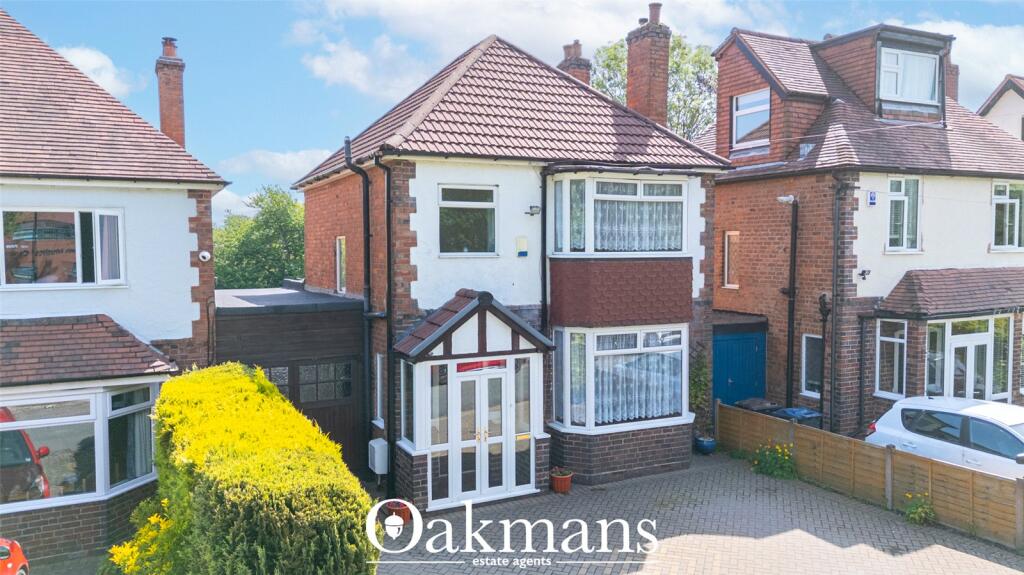 3-bed detached on West Heath Road, Birmingham, B31, £325,000