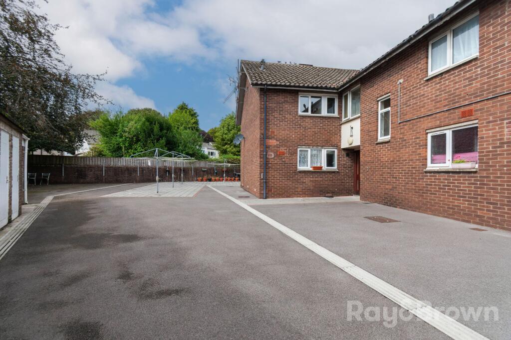 Apartment in Cardiff, Llanishen - View 4