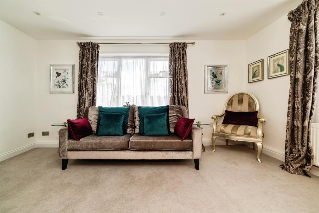 Apartment in Stevenage - More