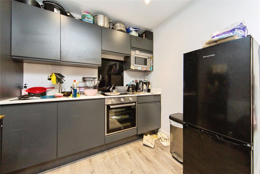 Apartment in Liverpool - More