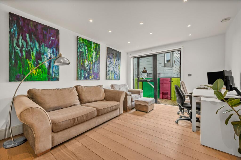 Apartment in London - More