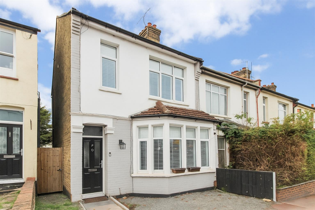Main image of property: Gainsborough Drive, Westcliff-On-Sea
