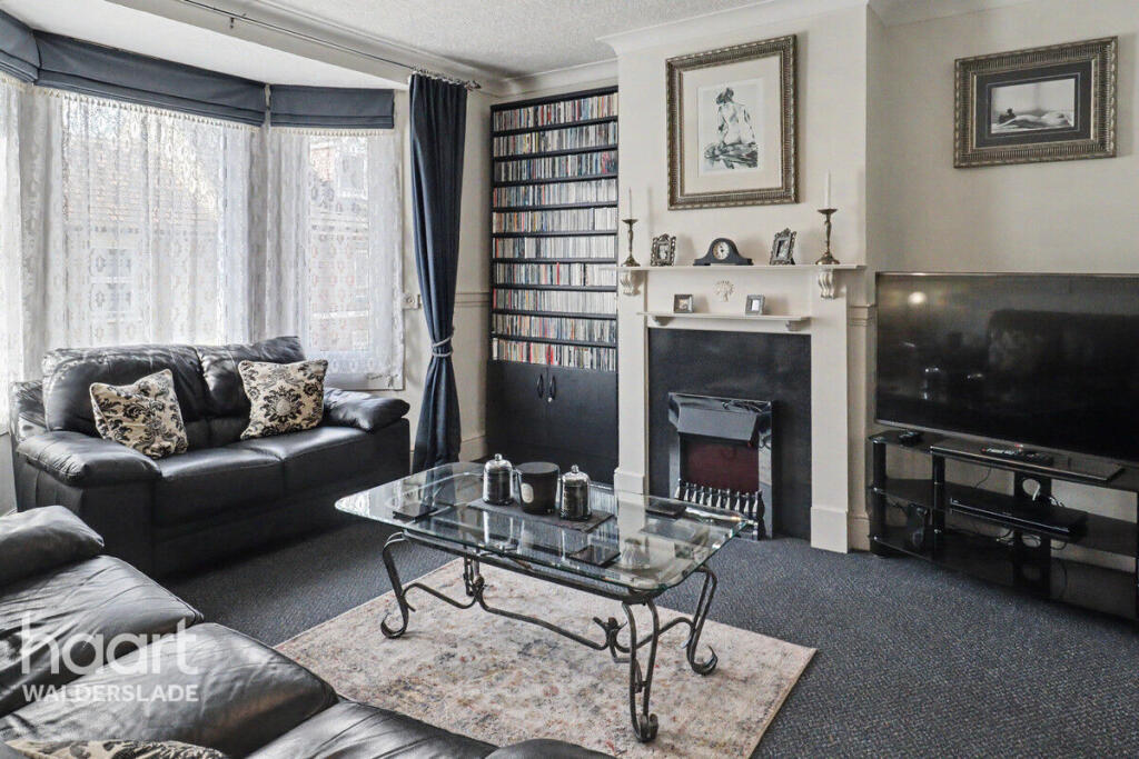 House in Chatham, Medway - View 5
