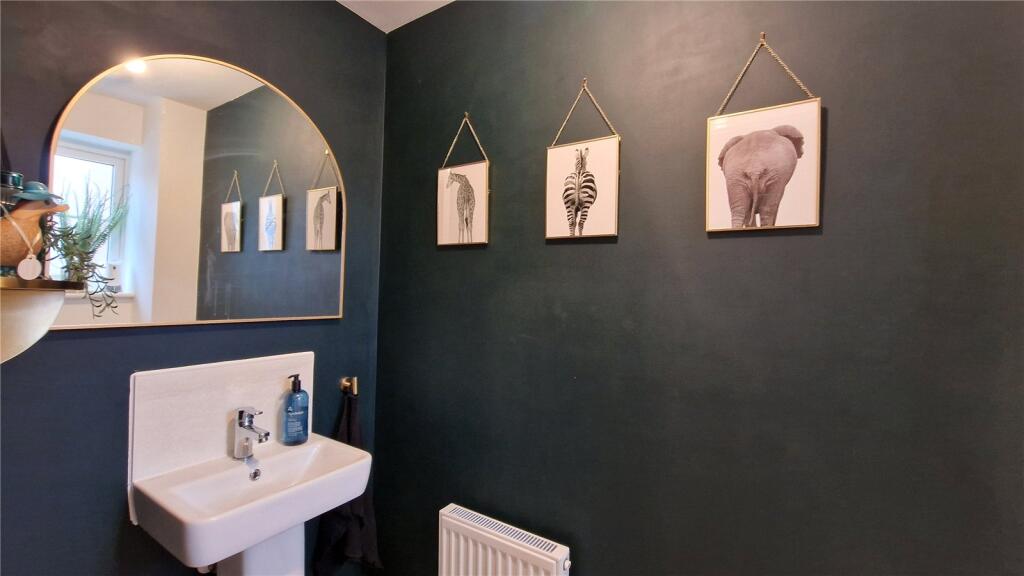 House in Binfield, Bracknell Forest - More