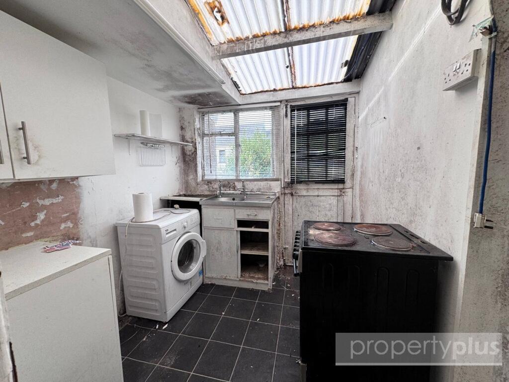 House in Ystrad - View 4