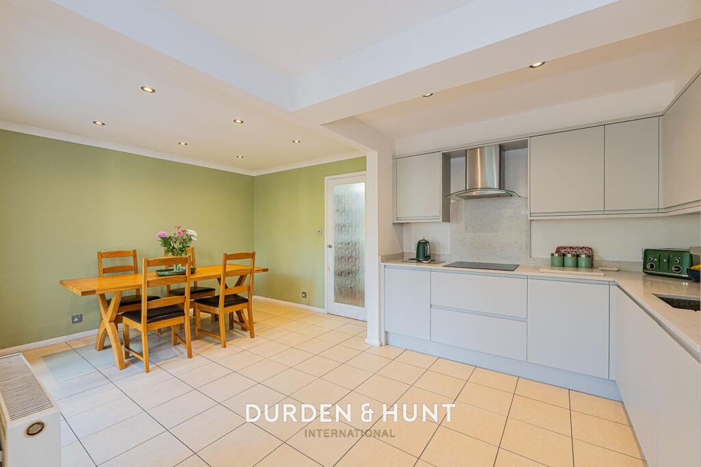 House in Epping Forest, Buckhurst Hill - View 5
