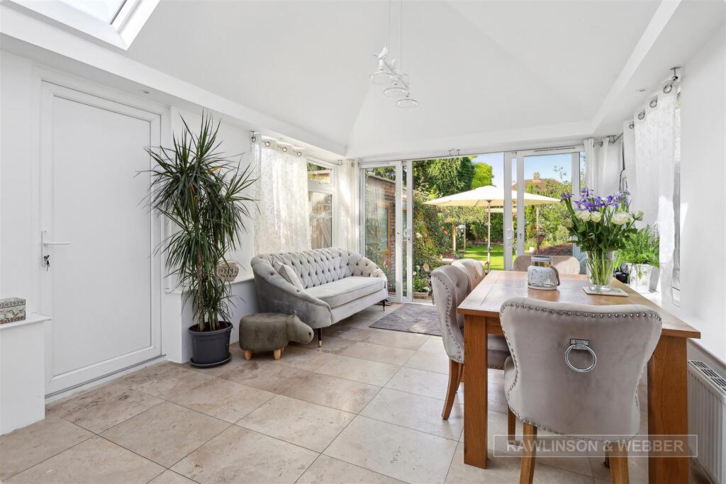 House in Elmbridge, Molesey - View 4