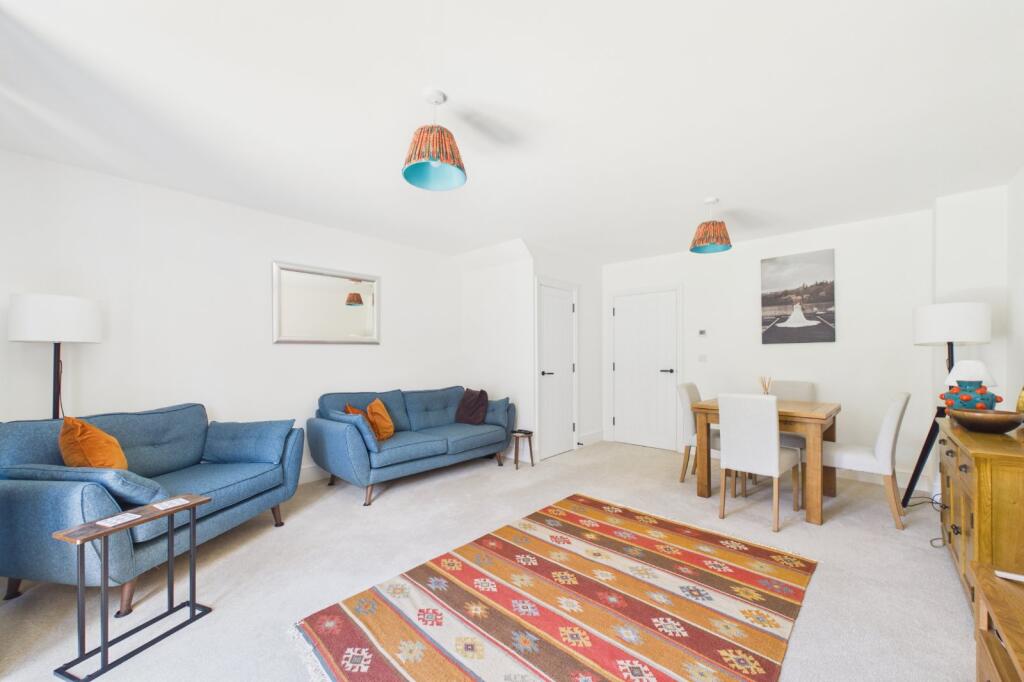 House in Binfield, Bracknell Forest - View 2