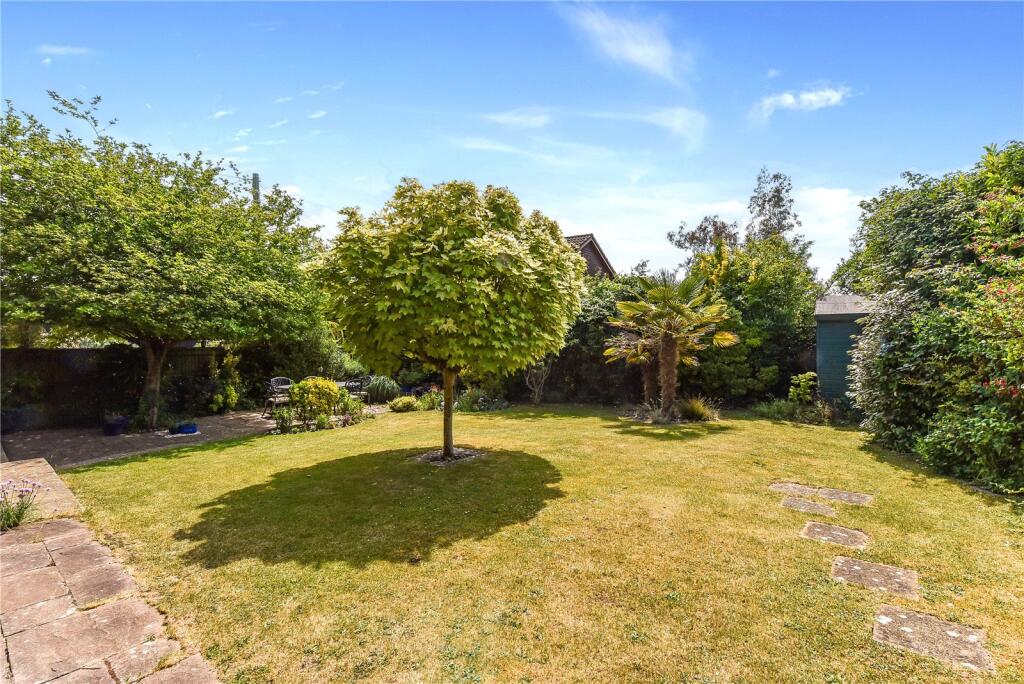 Hazel Grove, Clanfield, Waterlooville, Hampshire photo 2