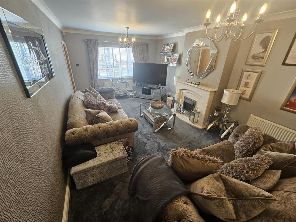 House in Cardiff, Caerau - View 5