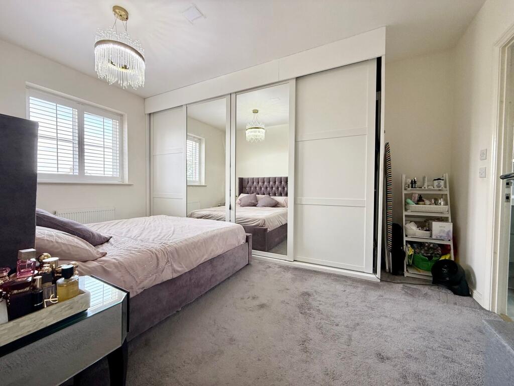 House in Luton - View 5