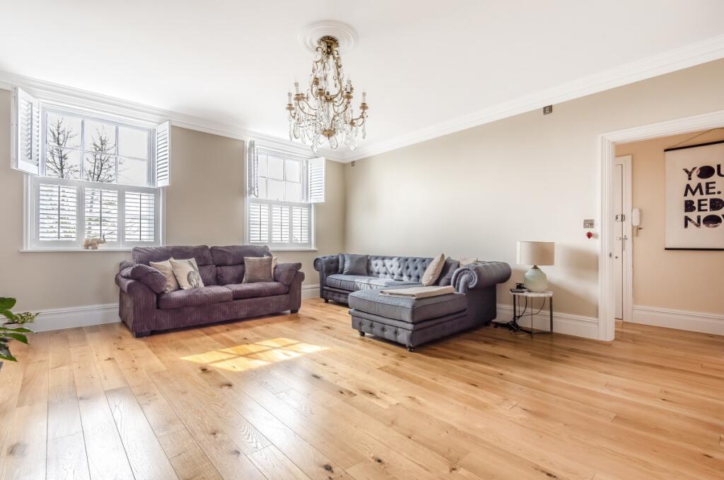 Apartment in London - More