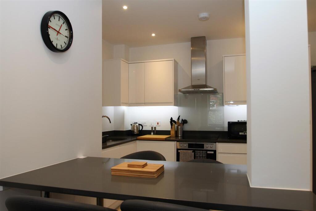 Apartment in Guildford - View 5