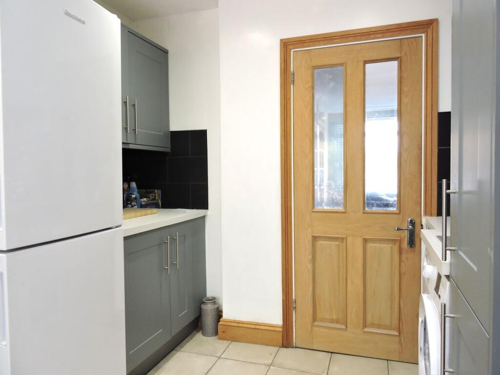 House in London, Enfield Highway, Southbury - View 5
