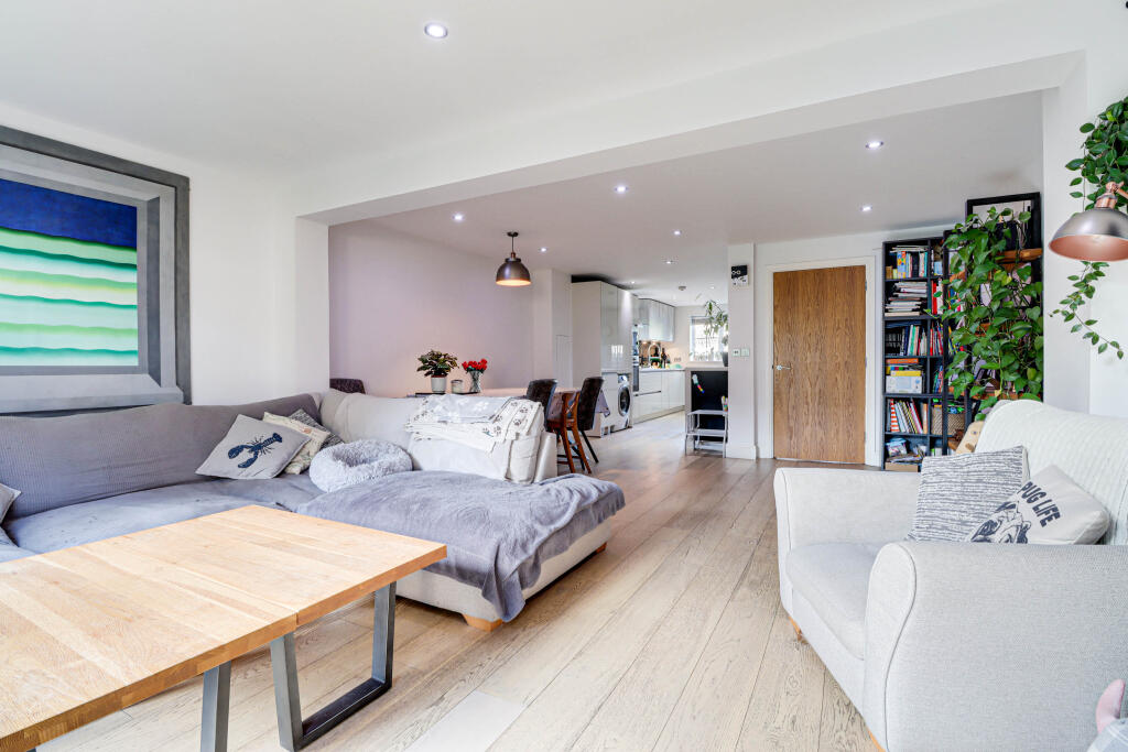 Millfield Close, London Colney, St. Albans, AL2 photo 4