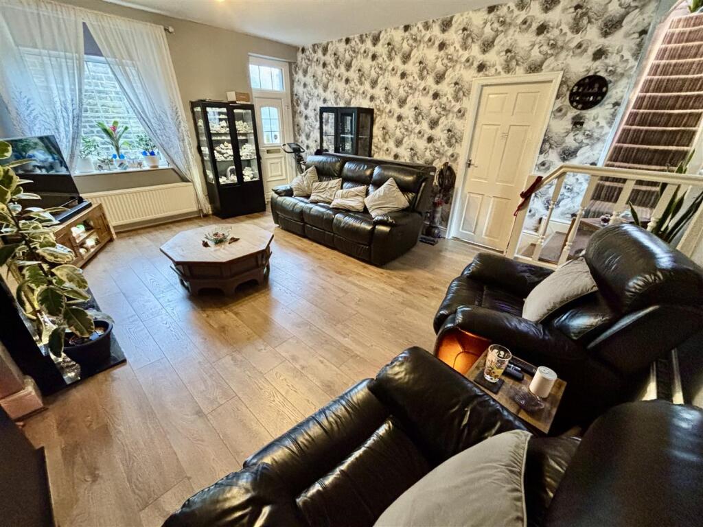 House in Bradford - View 3