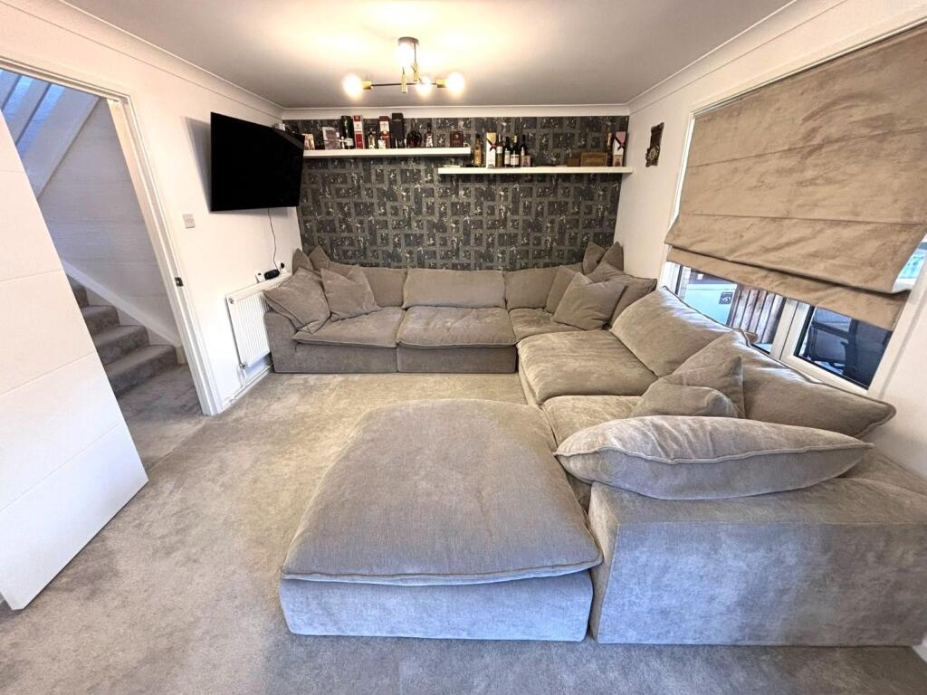 Foxwell Square, Southfields, Northampton NN3 - View 3