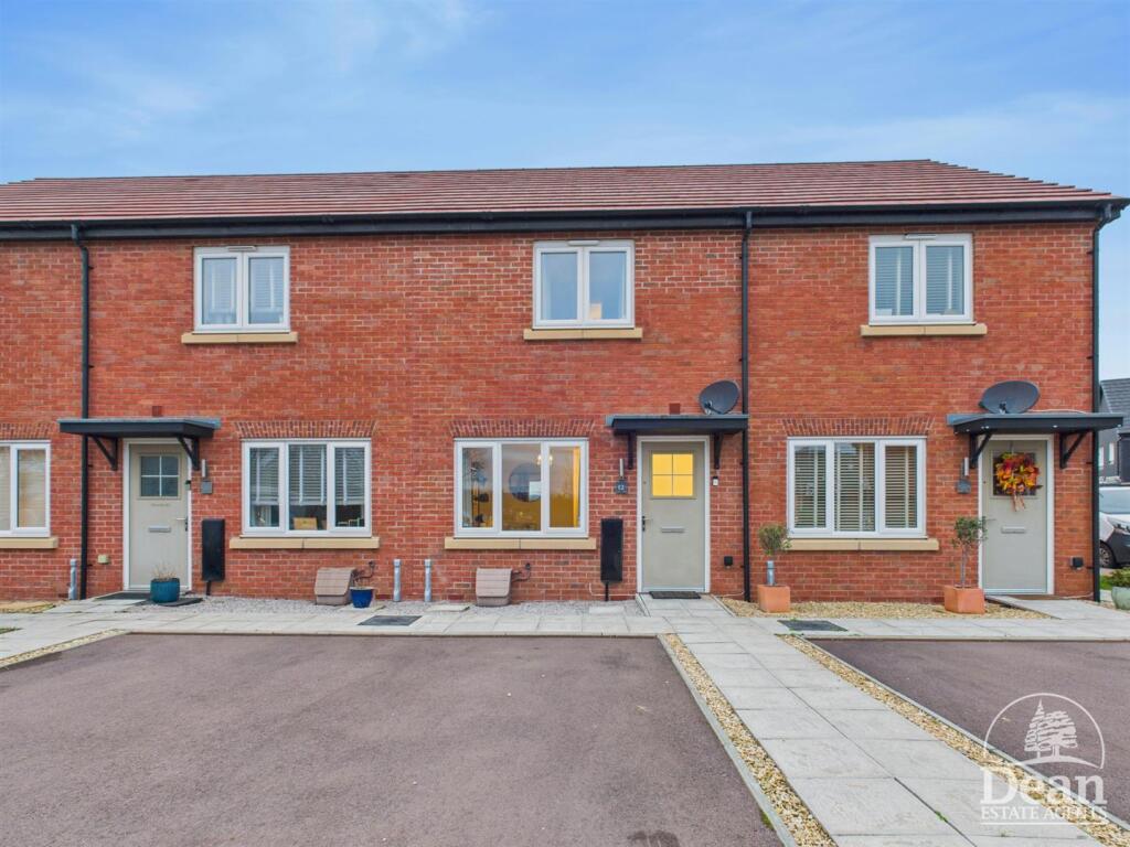 2-bed terraced on Milliner Crescent, Churchdown, Gloucester, £260,000
