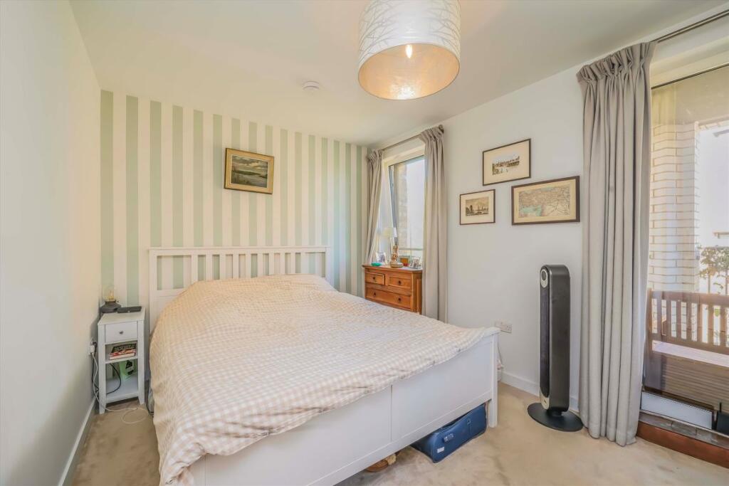 Apartment in London - View 5