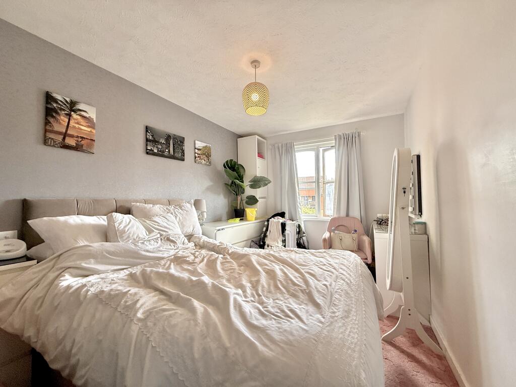 Apartment in Maidstone, Kent - View 4