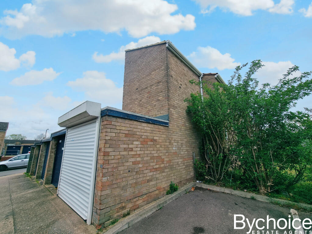 Covehite Court, Haverhill, Suffolk photo 2