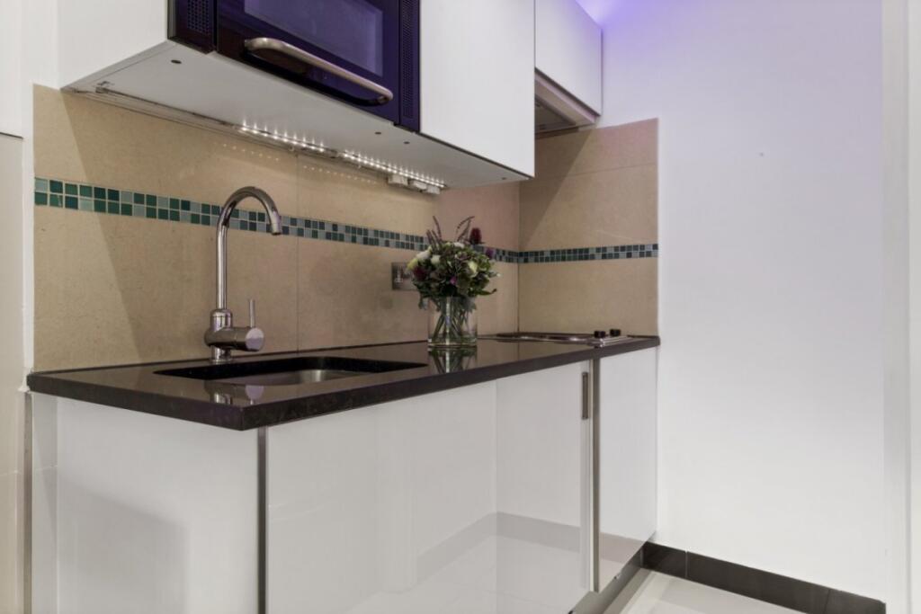 Apartment in London - More