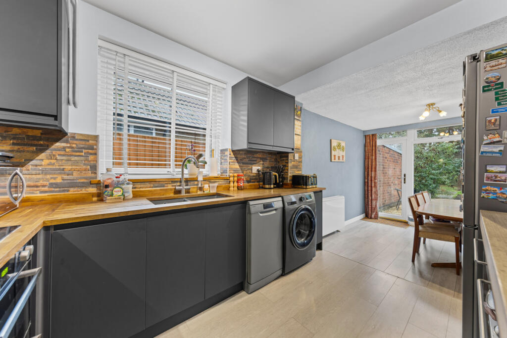House in Northampton, Westone - View 5
